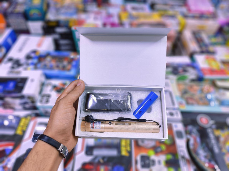 لیزر حرفه ای شارژی برند GREEN LASER POINTER بازار صالح اباد