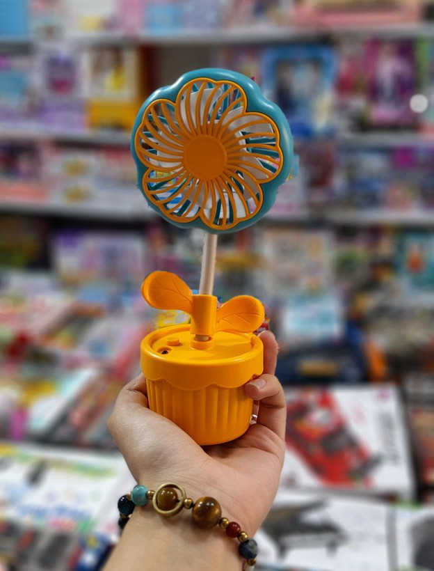 پنکه شارژی طرح گل دو سرعته آیتم ۰۷۰ | پخش عمده صالح آباد سنتر