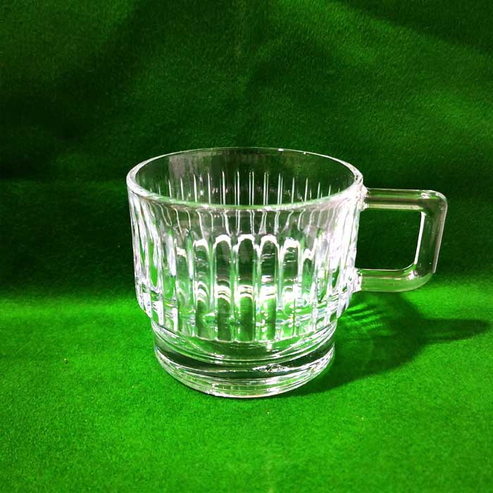 نیم لیوان ماکان