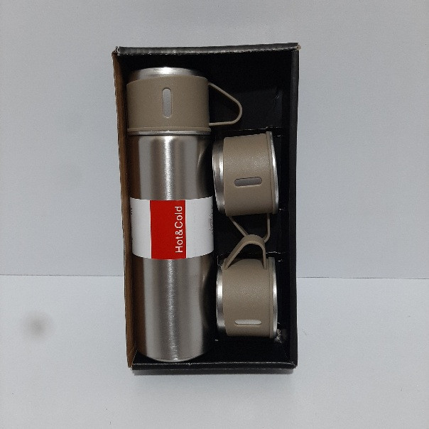 فلاسک کادویی 500 میلیلیتری سه کاپ صالح آباد سنتر | شیک، کاربردی و مناسب هدیه