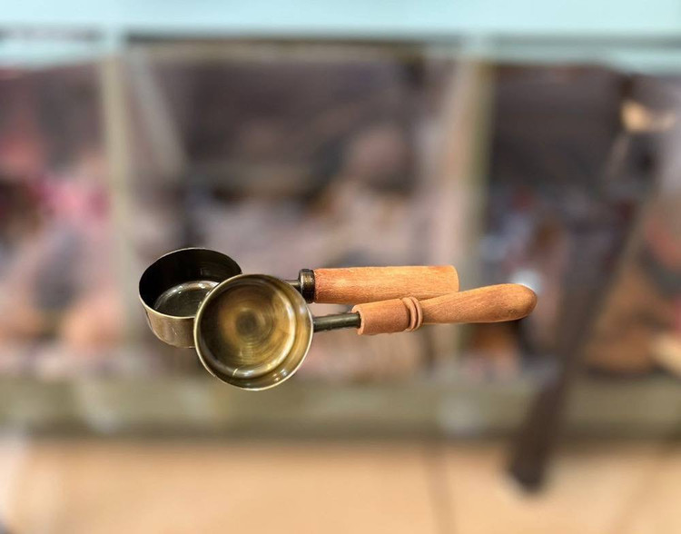 پیمانه گرد برنز دسته چوبی سایز کوچک
