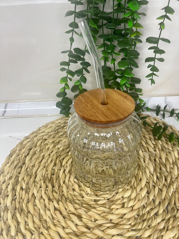 لیوان اسموتی شیشه ای نی دار درب چوبی کوتاه مدل حلقه ای