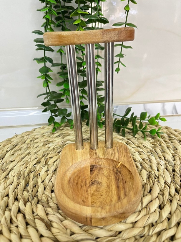 جا قاشق کنار گاز چوبی